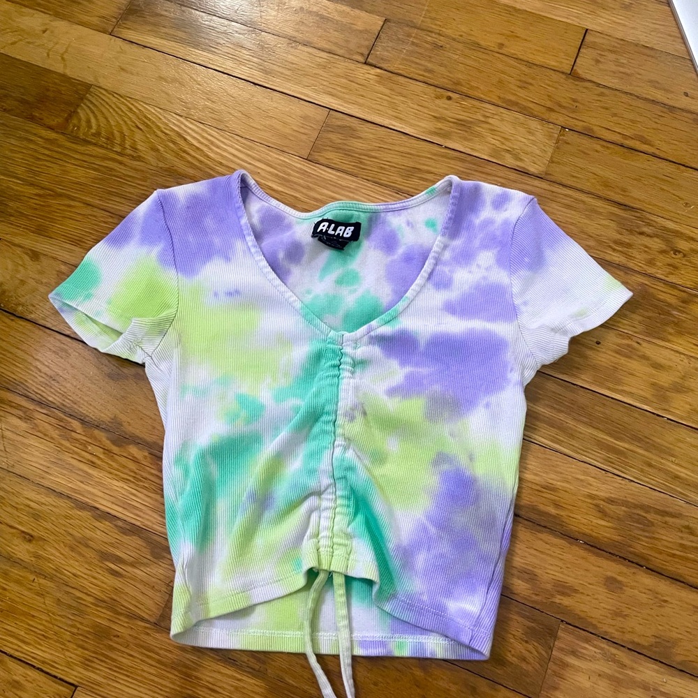 Zumiez top XS only worn once :)